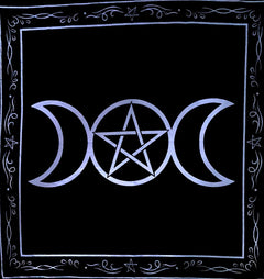 Altar Tarot Cloth: Triple Goddess with Pentagram Cloth Tentacle Pegan Triquetra Flannel Sun Moon Tablecloth Witchcraft Man Cave Room Bar Home Wall Decor (Triple Goddess Pentagram 26 x 26 Inches)